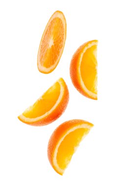 beyaz arka plan c izole düşen taze portakal meyve dilimleri