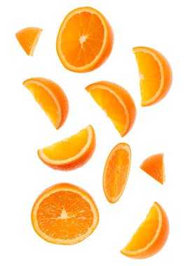 beyaz arka plan c izole düşen taze portakal meyve dilimleri