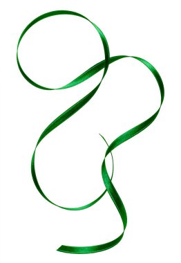 Beyaz arka plan üzerinde izole yeşil renkte parlak saten şerit .