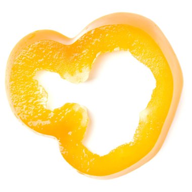 Sarı biber dilimi beyaz arka plan kesim izole. Top vie