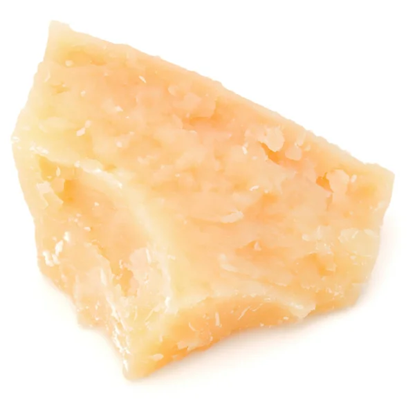 Um queijo parmesão triturado isolado no recorte de fundo branco — Fotografia de Stock