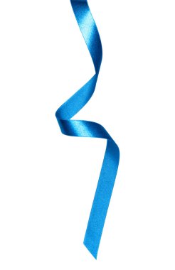 Beyaz arka plan cl izole mavi renkte parlak saten şerit