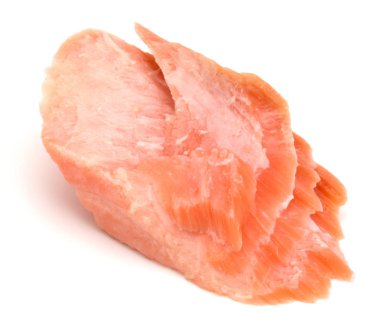 Füme somon parçaları üzerinde beyaz arka plan kesme izole. Hazırlık