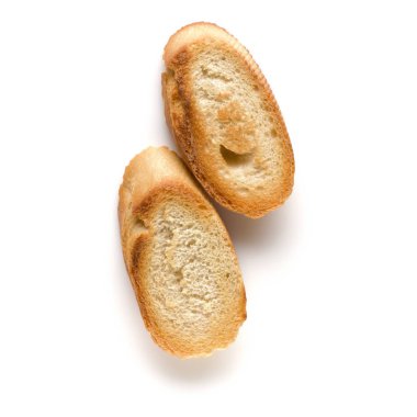 Beyaz arka planda izole edilmiş tost baget dilimleri yakın.  