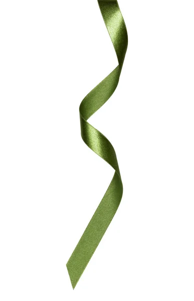 Lesklá saténová stuha v zelené barvě, izolované na bílém pozadí c — Stock fotografie