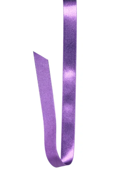 백색 backgroun에 고립 된 라벤더 컬러로 빛나는 새틴 리본 — 스톡 사진