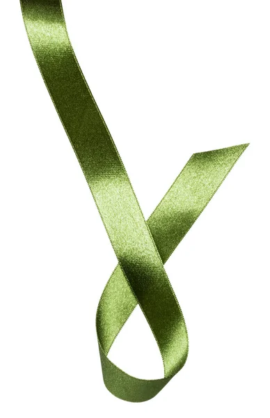 ホワイト バック グラウンド c で分離された緑の色で光沢のあるサテン リボン — ストック写真