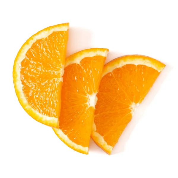 橙色水果切片布局隔离在白色背景特写. — 图库照片