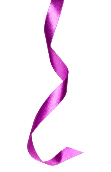 Fita de cetim brilhante na cor lilás isolado no fundo branco c — Fotografia de Stock