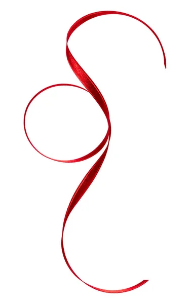 Блестящая атласная лента красного цвета, выделенная на белом фоне clo — стоковое фото