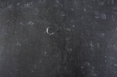 Koyu arka plan. Üstten görünüm