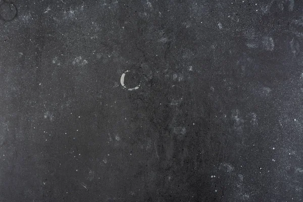 Koyu arka plan. Üstten görünüm