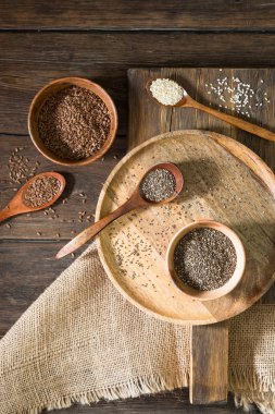 Chia ve keten tohumu. Organik Gıda Sağlık için. Rustik tarzı