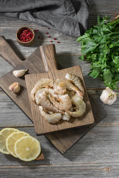 Raw Tiger Prawns Wooden Board Gray Wooden Table Rustic Style — Stock Photo, Image