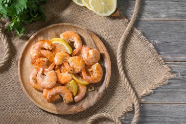Karides. Kızarmış kaplan karides