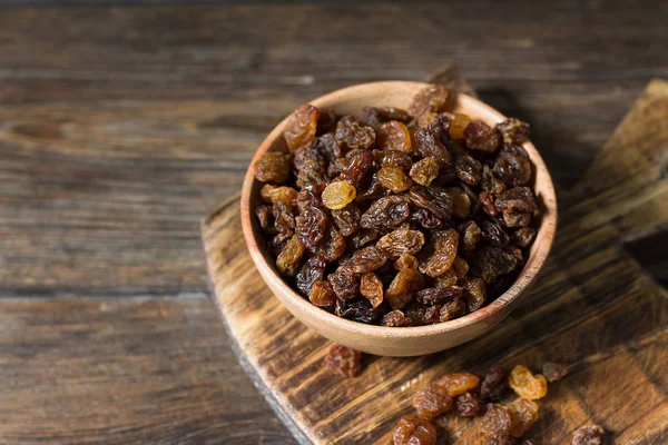 Raisins Dans Bol Bois Sur Une Table Bois Style Rustique — Photo