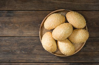 Susam tohumu ile çörekler. Pasta. Rustik tarzı