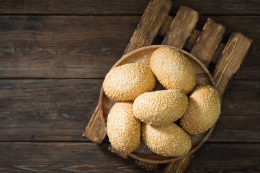 Susam tohumu ile çörekler. Pasta. Rustik tarzı