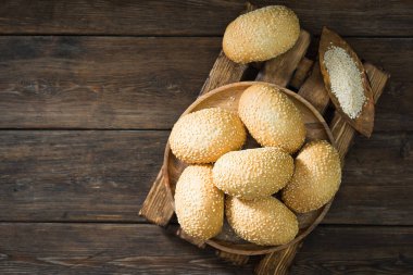 Susam tohumu ile çörekler. Pasta. Rustik tarzı