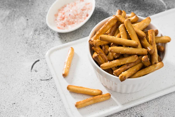 Breadsticks Med Sesamfrön Bakverk Ljus Bakgrund — Stockfoto