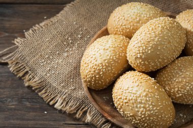 Susam tohumu ile çörekler. Pasta. Rustik tarzı