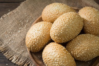 Susam tohumu ile çörekler. Pasta. Rustik tarzı