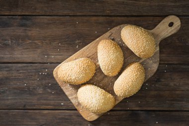 Susam tohumu ile çörekler. Pasta. Rustik tarzı