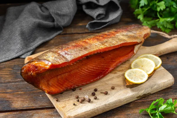 Smoked Fish Trout Whole Smoked Trout Serving Board Smoked Trout — Stock Photo, Image