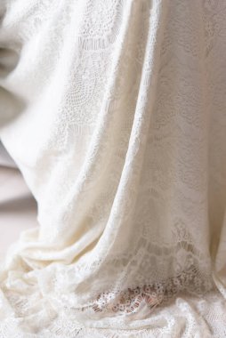 Güzel bir gelinliğin ayrıntıları.