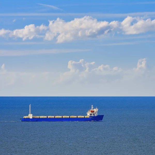Kontenerowiec Morzu Czarnym — Zdjęcie stockowe