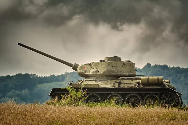 Tanque Segunda Guerra Mundial Campo Batalha — Fotografia de Stock