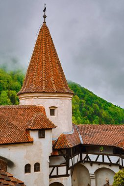 Brasov, Transilvanya, Romanya 'daki Bran Kalesi (Drakula' nın Kalesi)