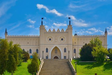 Lublin Kalesi 'nin Neo-gotik bölümünün ana giriş kapısı.