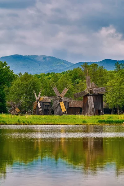 Windmills Bank Lake Romania — Stock Photo, Image