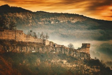Bulgaristan 'ın Veliko Tarnovo kentindeki Ortaçağ Kalesi Çarevetleri