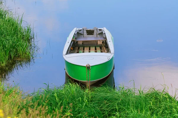 Old Metal Rowboat Moored Lake — Stock Photo, Image