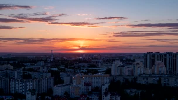 Abend Zeitraffer des Sonnenuntergangs über Woronesch Innenstadt — Stockvideo