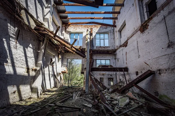 Opuszczona i zrujnowana fabryka cukru w dolnym Kislyay, w regionie Woroneżu — Zdjęcie stockowe