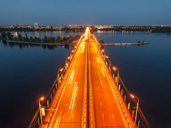 Avond zomer Voronezh, Chernavsky Bridge, bovenaanzicht — Stockfoto