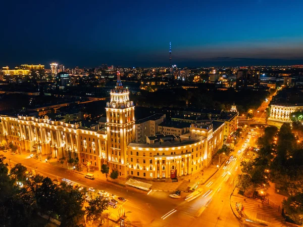Verão noturno Voronezh. Torre de gestão da ferrovia do sudeste — Fotografia de Stock