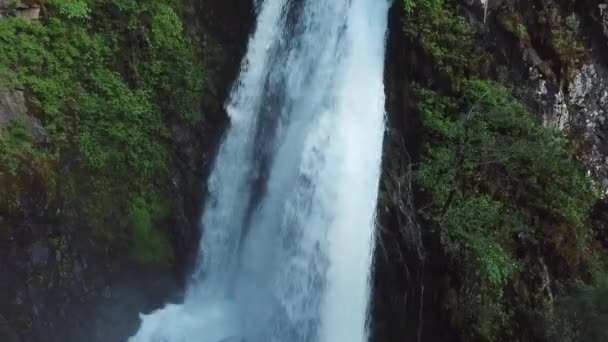 Mooie Krachtige Waterval Jirhwa Abchazië Uitzicht Lucht — Stockvideo