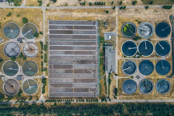 Modern szennyvíztisztító telep, felülnézet drone — Stock Fotó