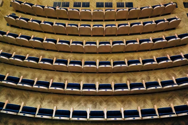 Auditorio vacío de teatro, cine, conferencia, asamblea o con — Foto de Stock