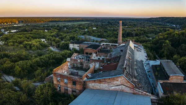 Zničená, zarostlá továrna na cukr v Ramone, letecký pohled — Stock fotografie