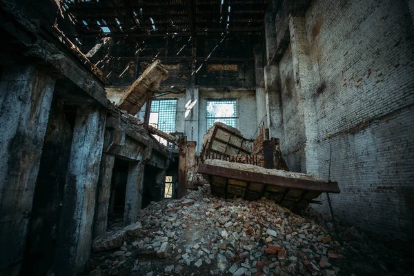 Fábrica de açúcar abandonada e arruinada em Lower Kislyay, região de Voronezh — Fotografia de Stock