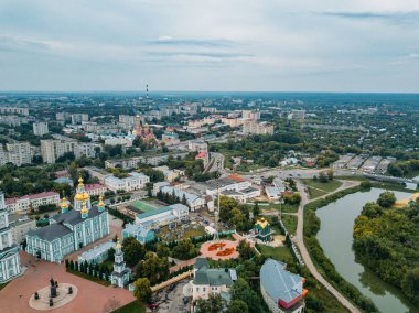 Tambov, bulutlu yaz aylarında tarihi şehir, drone havadan görünümü