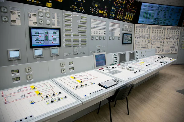 Panneau de commande de bloc de la centrale nucléaire — Photo