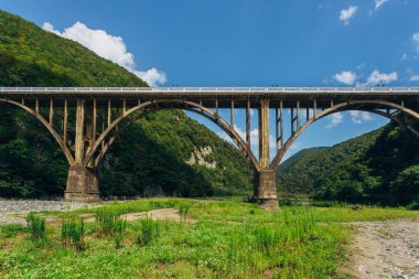 Gumista Nehri üzerindeki taş köprü, Abhazya