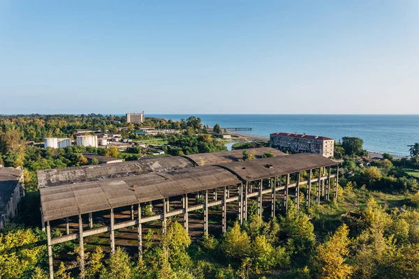 Aldea abjasia en la costa del Mar Negro Bajo Eshera, Vista aérea — Foto de Stock