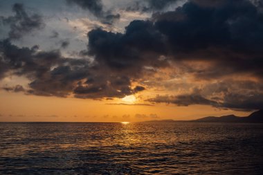 Karadeniz'de güzel gün batımı
